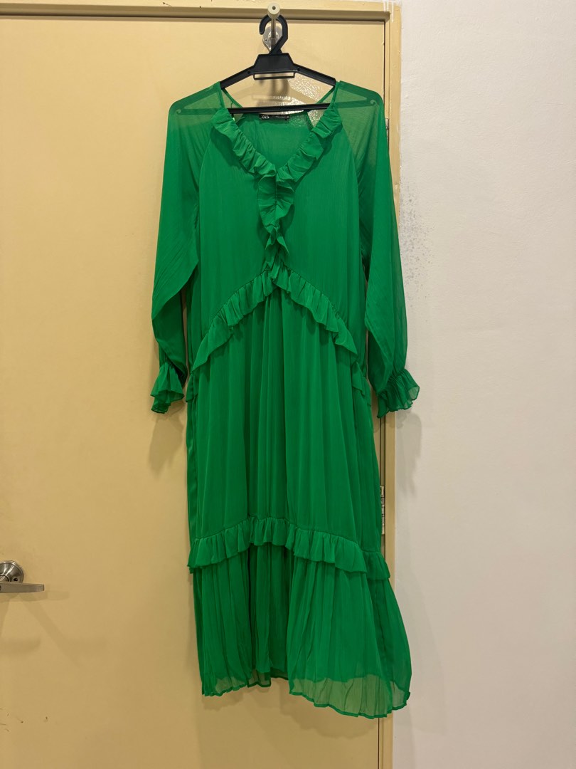 Zara Airy Dress with Frill ( Green Colour), Women's Fashion, Dresses & Sets, Dresses on Carousell Zara Airy Dress with Frill ( Green Colour), Women's Fashion, Dresses & Sets, Dresses on Carousell