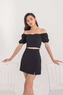 (Category: ) located in . Submitted by leinarepurposecloset (Listing ID 1280998839, Image 1). Description: .