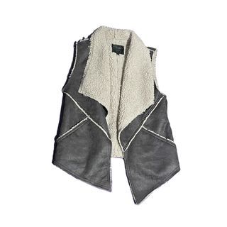 ✮ fuzzy gray vest