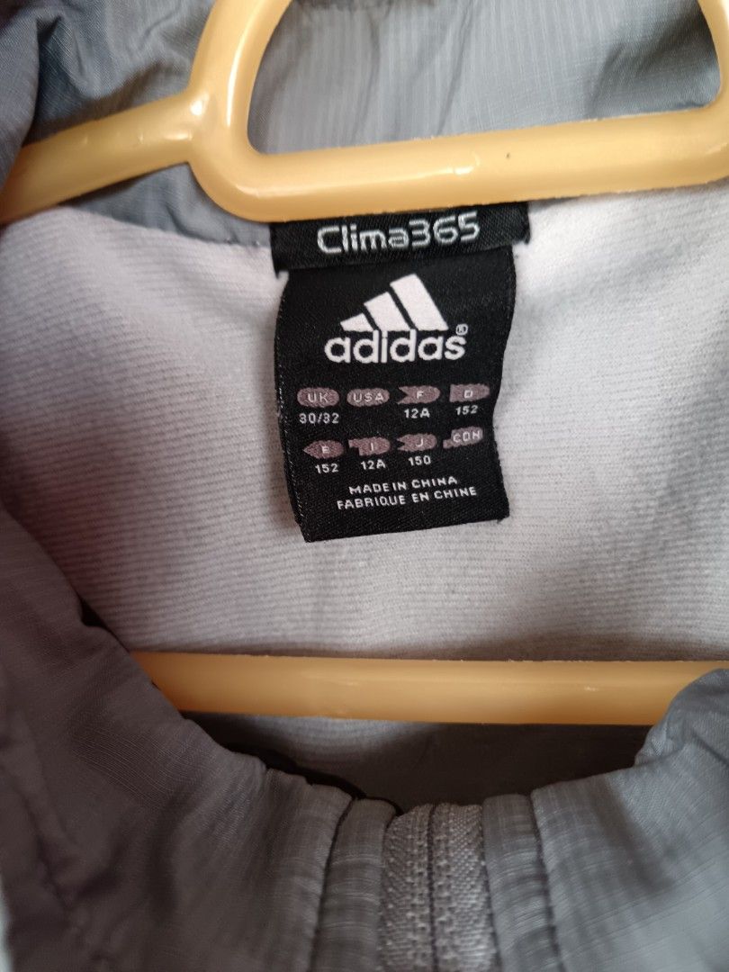 ADIDAS KIDS JACKET SIZE 150CM 20.1.24
