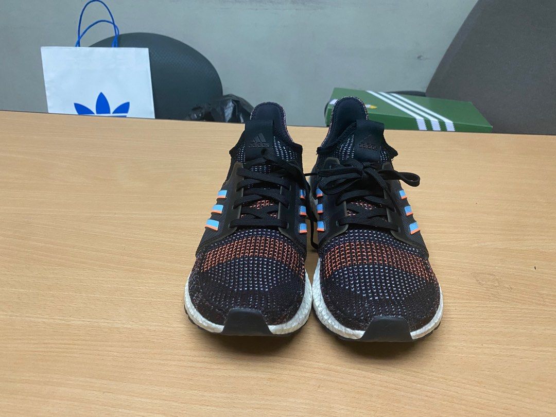Ultra boost 19 top m black blue black