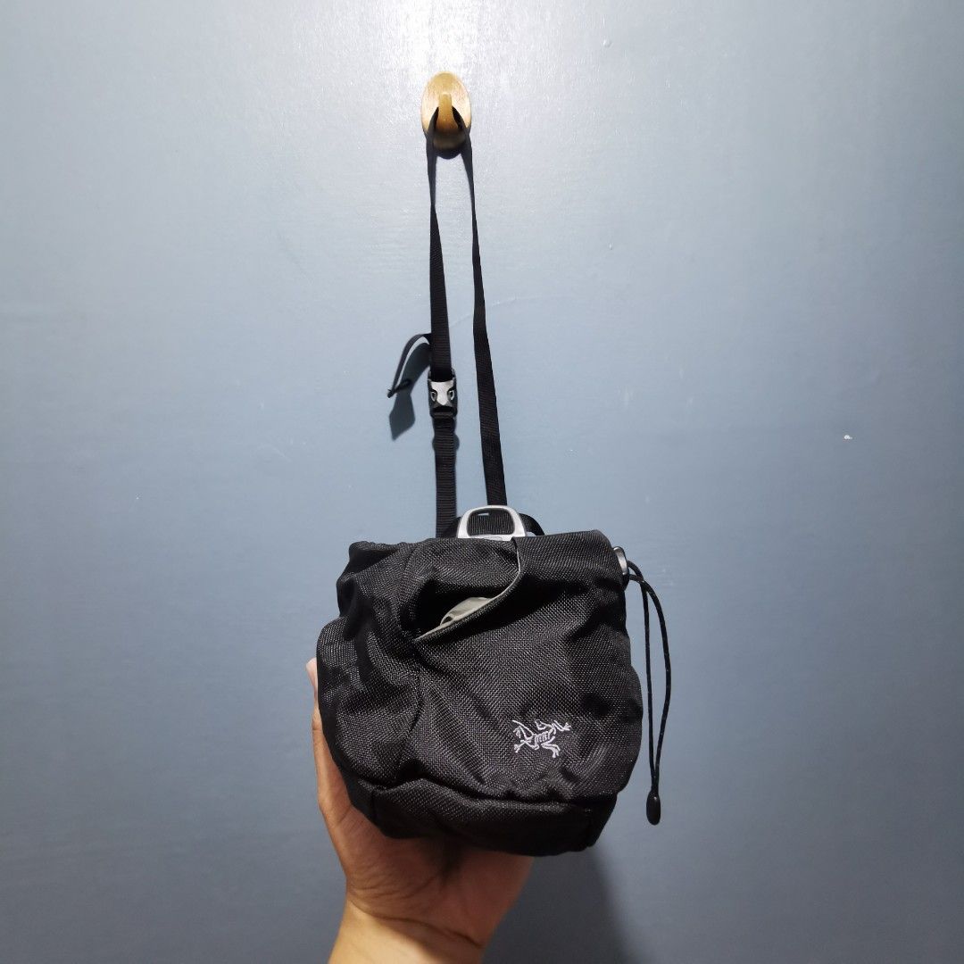 Arcteryx Quiver Bucket / Chalk Bag, Men's Fashion, Bags, Belt bags
