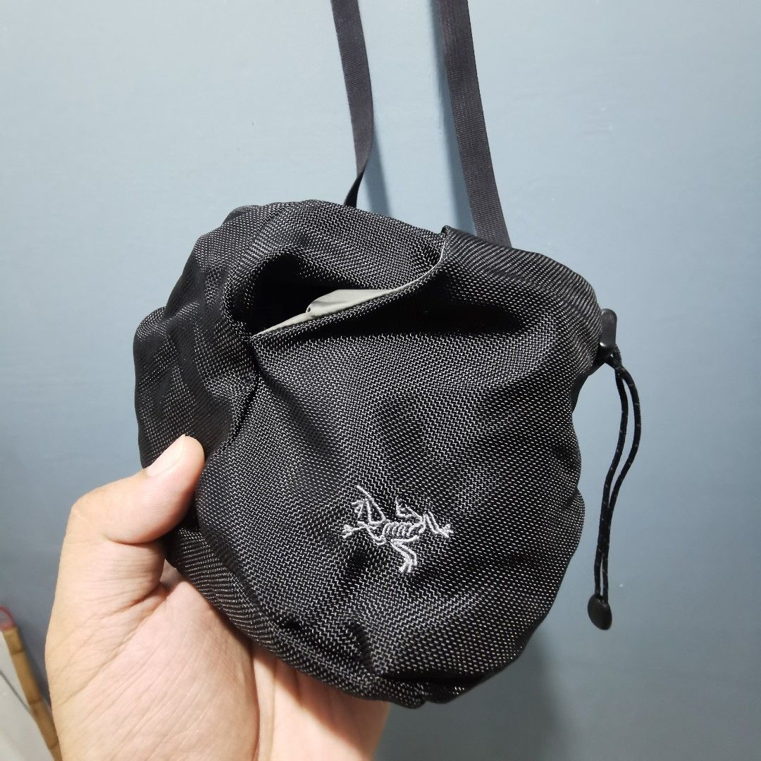 Arcteryx Quiver Bucket / Chalk Bag, Men's Fashion, Bags, Belt bags