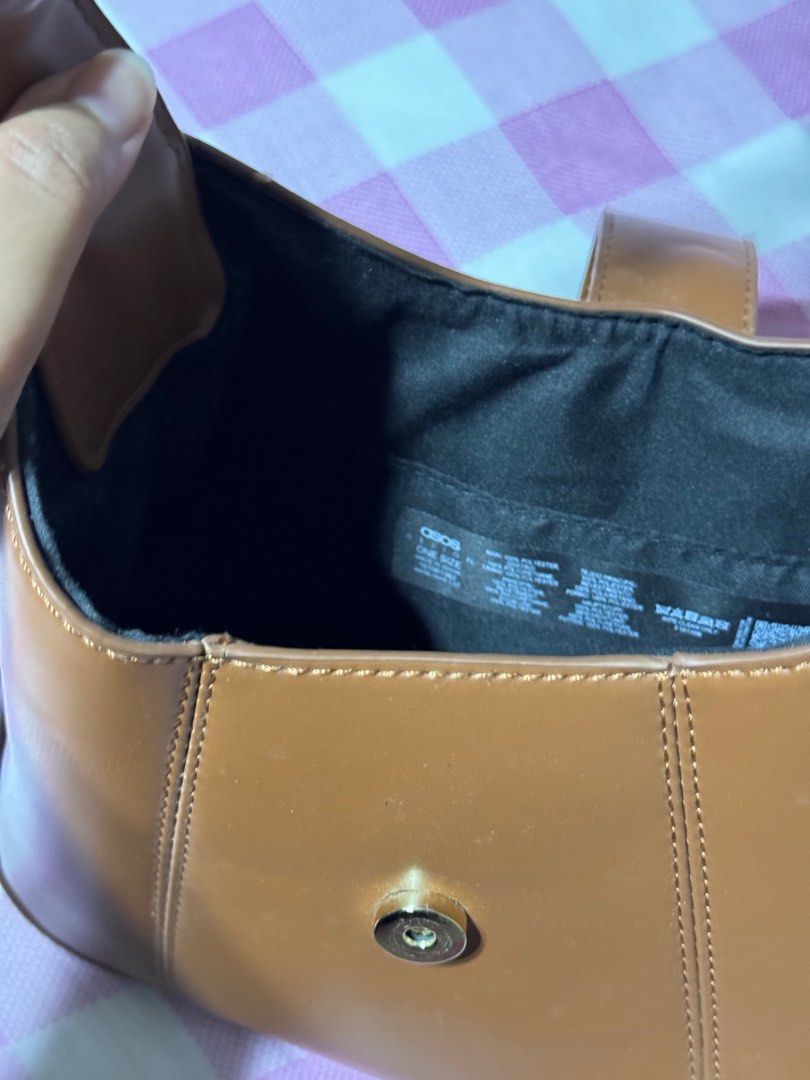 ASOS Saddle Shoulder Bag in Brown Tan, Women's Fashion, Bags & Wallets