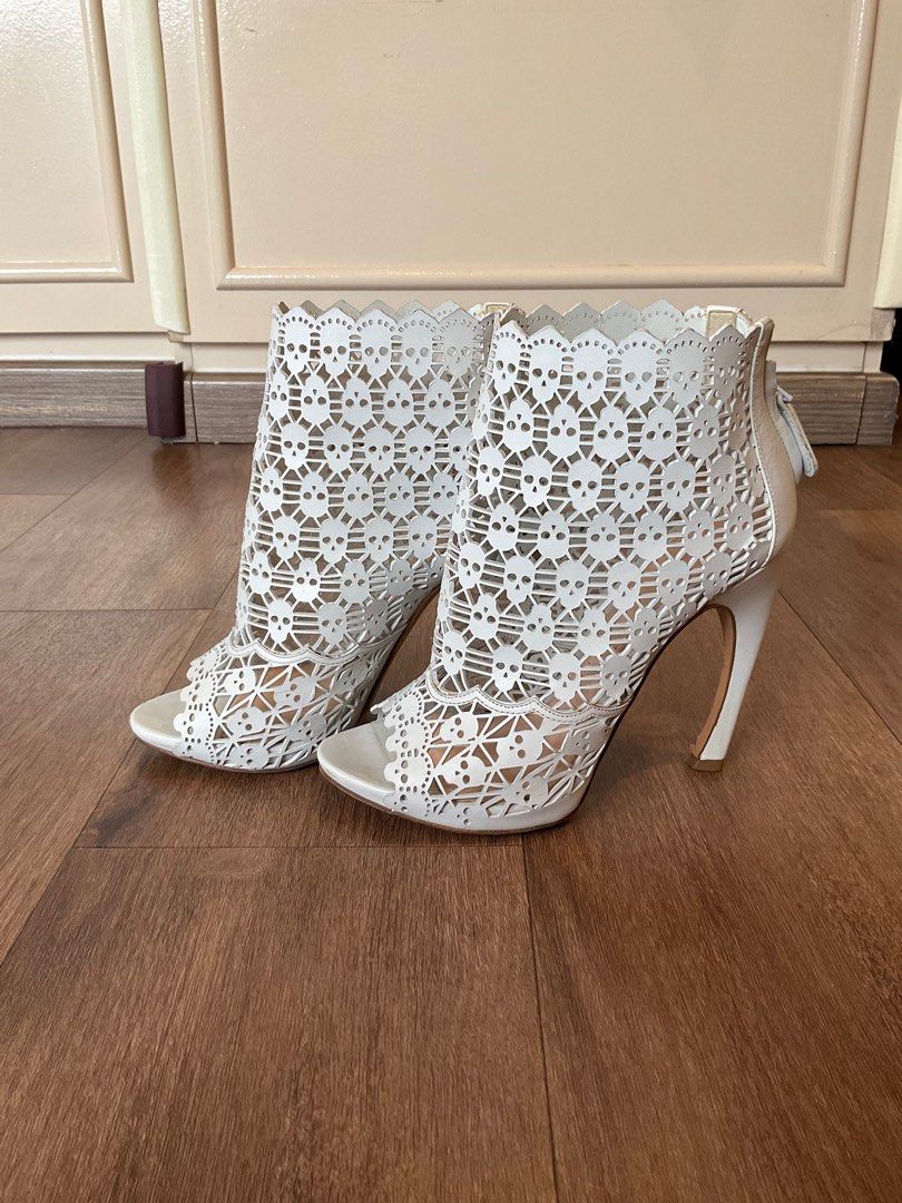Alexander sale mcqueen heel