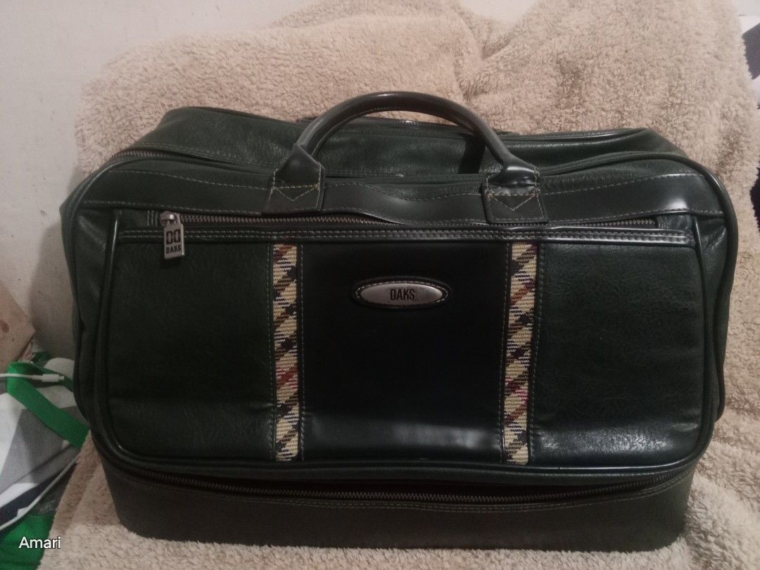 Daks hotsell travel bag