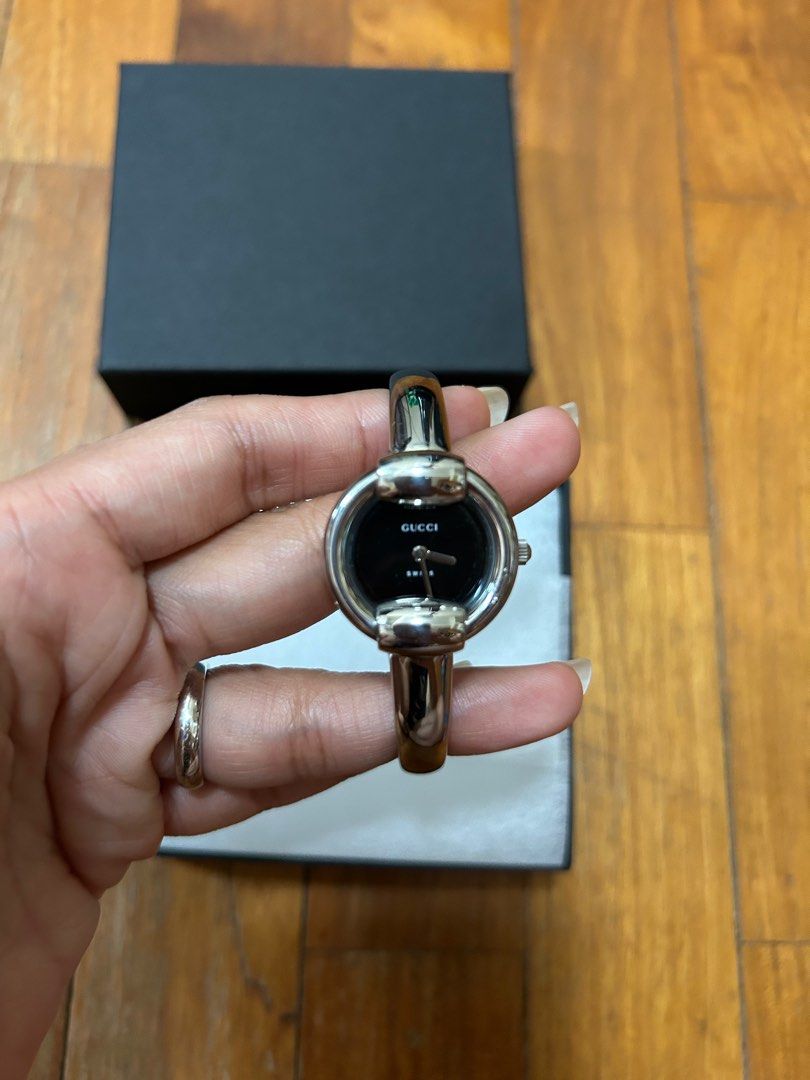 Quartz gucci shop
