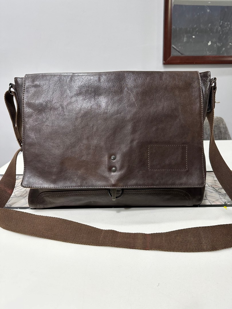 Banana republic mens messenger online bag