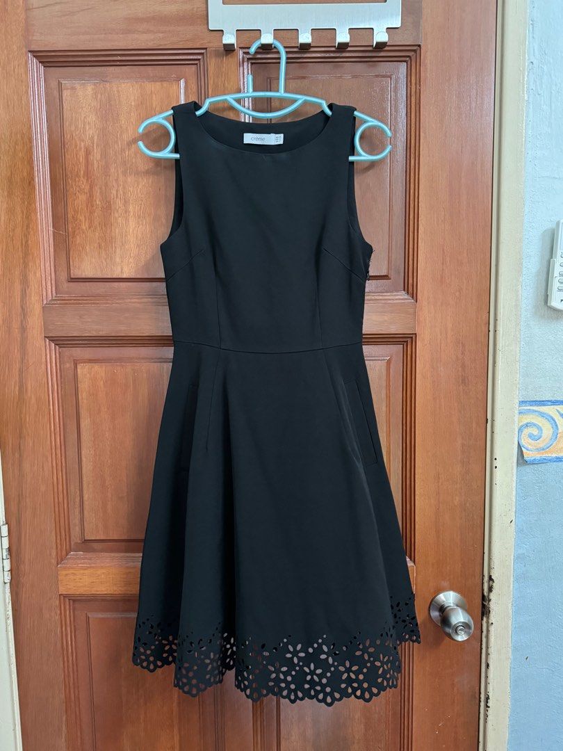 Black skater deals dress with pockets