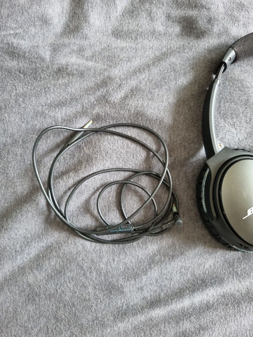 Bose wired store noise cancelling earbuds