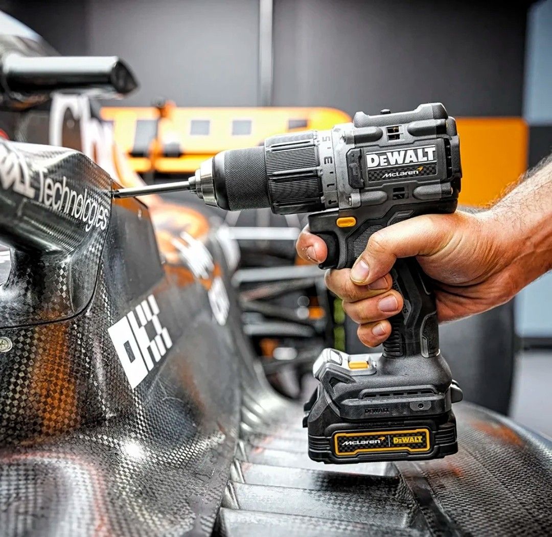 Mclaren/DeWalt Limited Edition - 18V XR Brushless Compact Impact Driver 2x  1.7 Ah GFN PowerStack Batteries