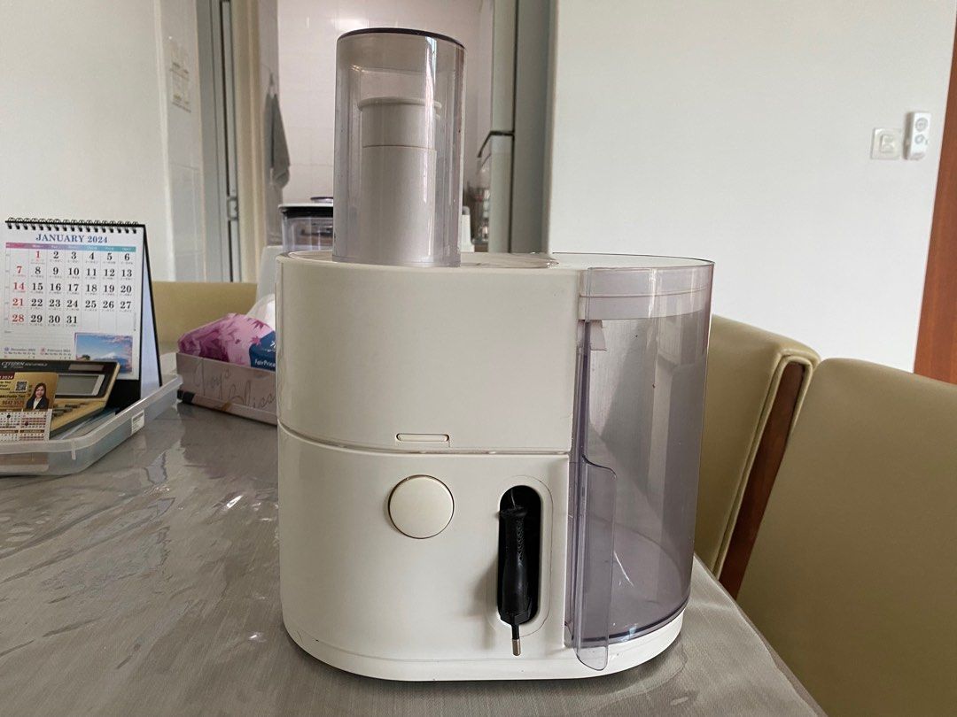Braun juicer TV Home Appliances Kitchen Appliances Juicers Blenders Grinders on Carousell
