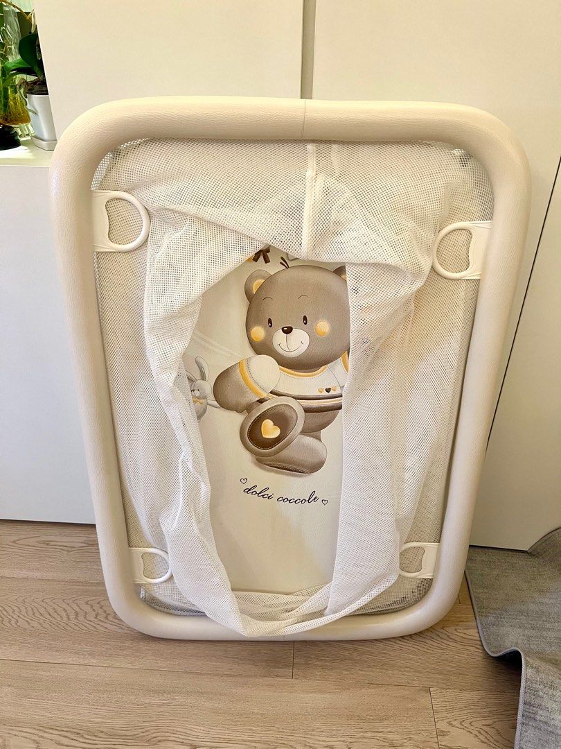 Cam - Box Lusso Play Yard - Beige 網床, 兒童＆孕婦用品, 兒童傢具, 兒童傢具- 小童床- Carousell