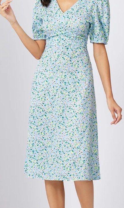 CASUAL DITSY FLORAL V NECK RUCHED MIDI DRESS Women s Fashion