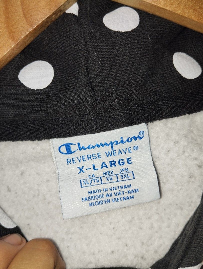 CHAMPIPN REVERSE WEAVE, Men's Fashion, Tops & Sets, Hoodies on Carousell