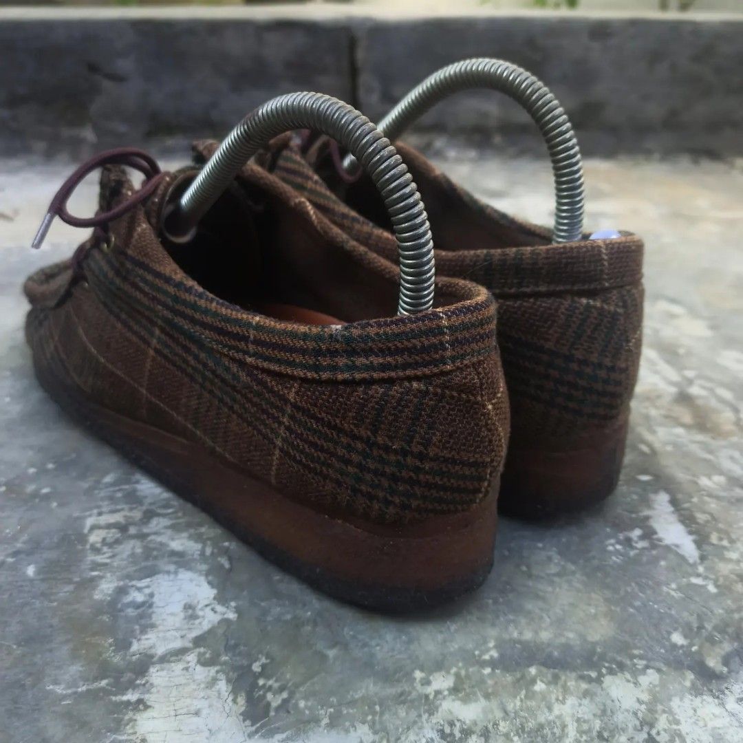 Clarks plaid wallabee original Fesyen Wanita Sepatu di Carousell