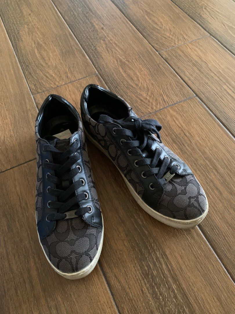 Coach sneakers / coach shoes / authentic coach (Category: Sneakers) located in Baguio. Submitted by jamcai (Listing ID 1280881804, Image 1). Description: SIZE 9 Super lightly used 🥹 As in like new pa. RFS: too big for my size .