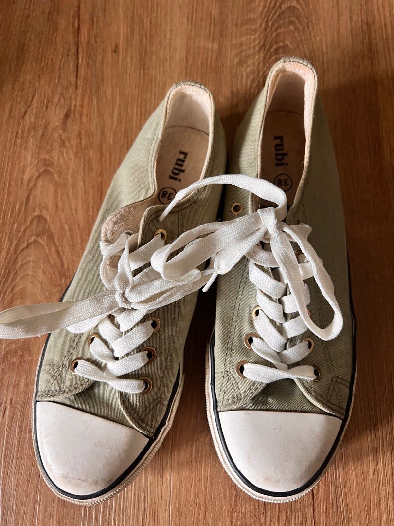 Converse shoes 2004 sales