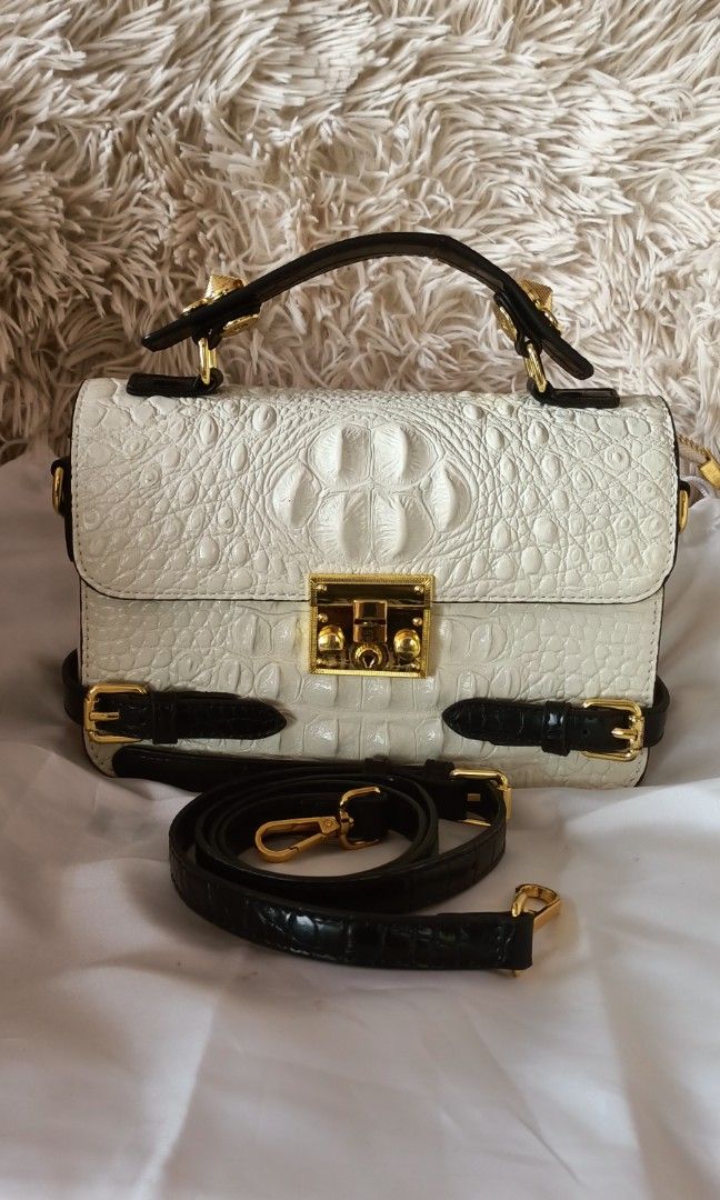 Crocs hotsell crossbody bag