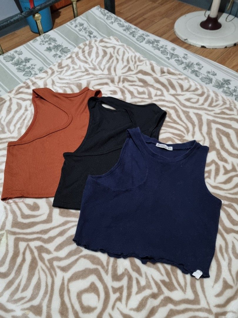 Croptop 3 for 100 (Category: Others Tops) located in Manila. Submitted by engrap (Listing ID 1280819947, Image 1). Description: like new crop tops.
