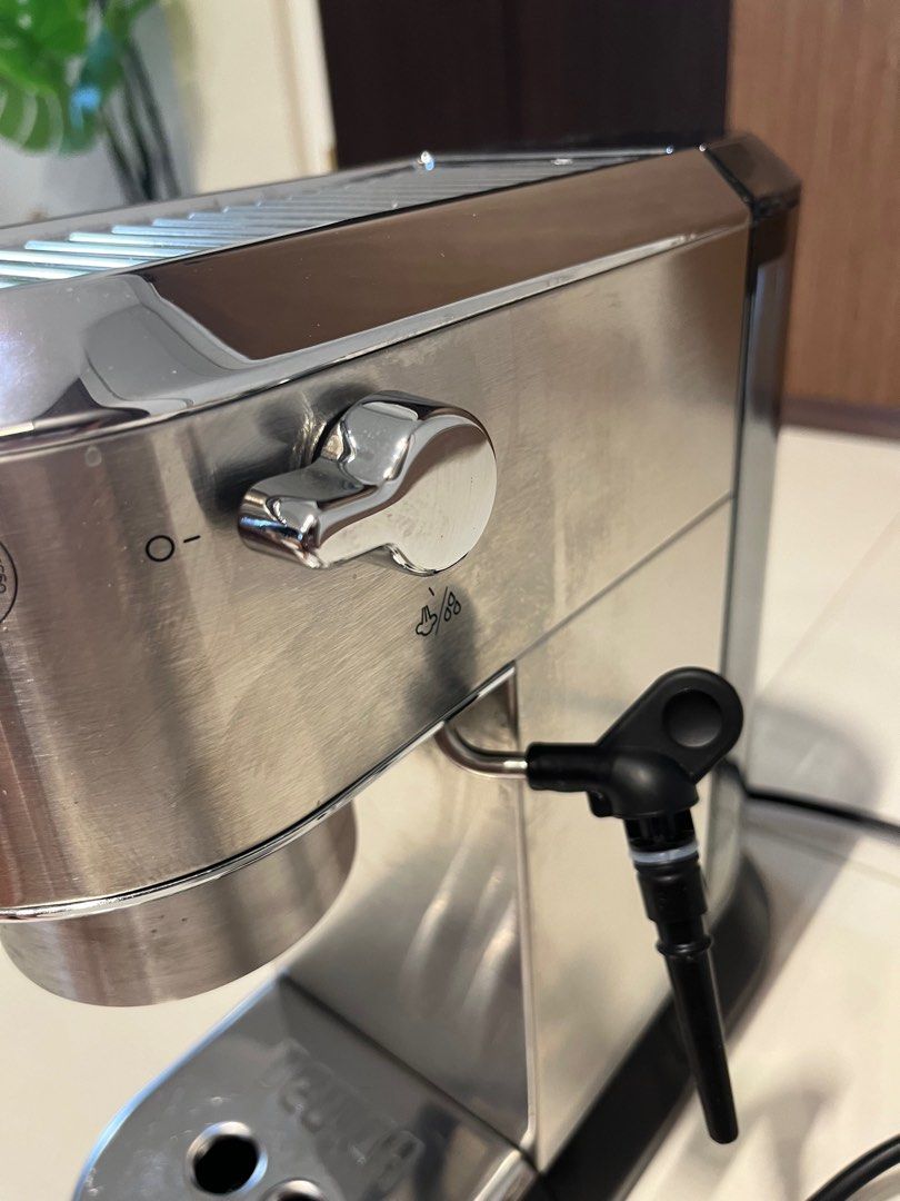 Delonghi Dedica EC685 (Well used, steam wand modded) Comes with full