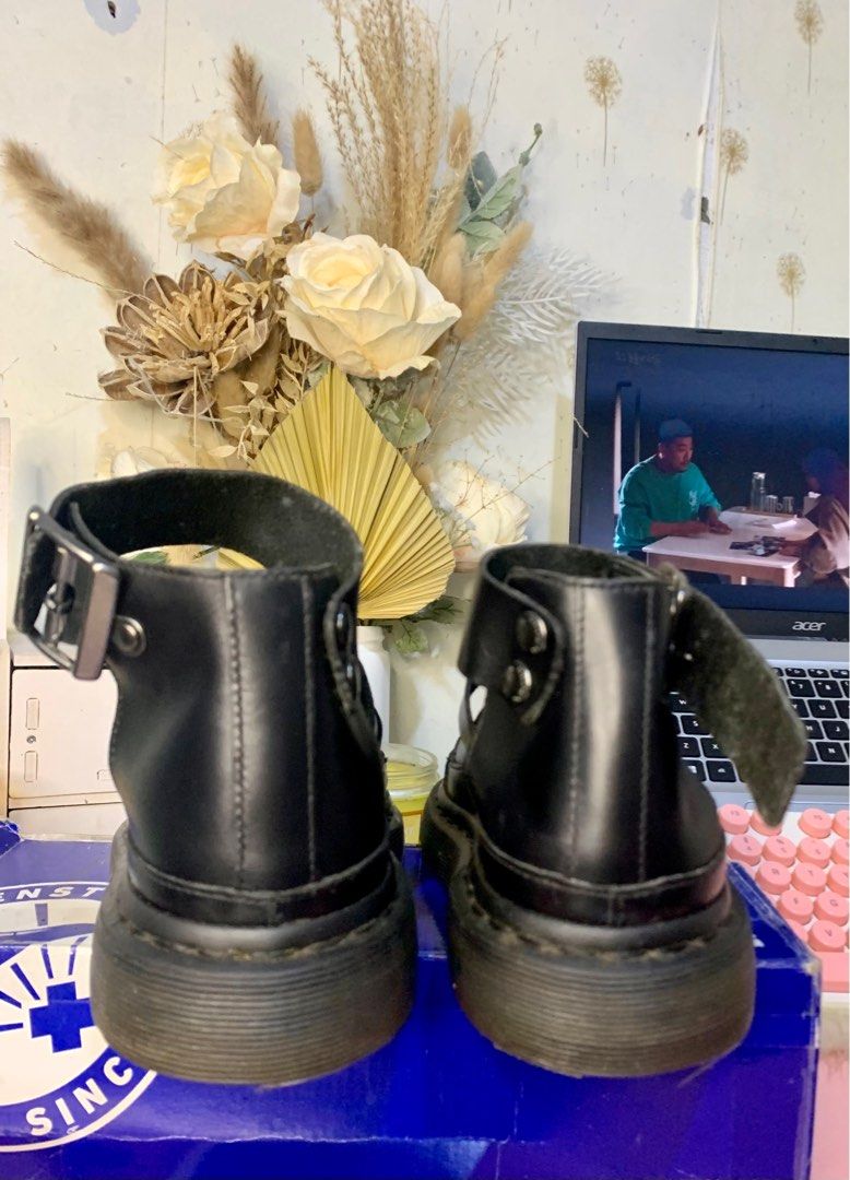 Dr martens Women s Fashion Footwear Flats Sandals on Carousell