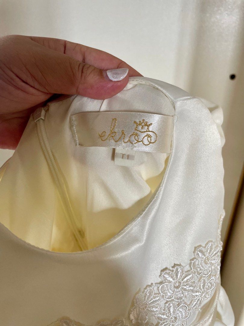 Ekroo Christening Dress (Category: Babies & Kids Fashion) located in Cabuyao City. Submitted by KJA_0806 (Listing ID 1280820688, Image 3). Description: Will sell as set (shoes and head dress were bought separately) Used once during my baby's christening ( @ church only) has 1 flaw, 1 diamond missing (wala na talaga siya when we bought the dress sa store) Color: cream Size: T1.