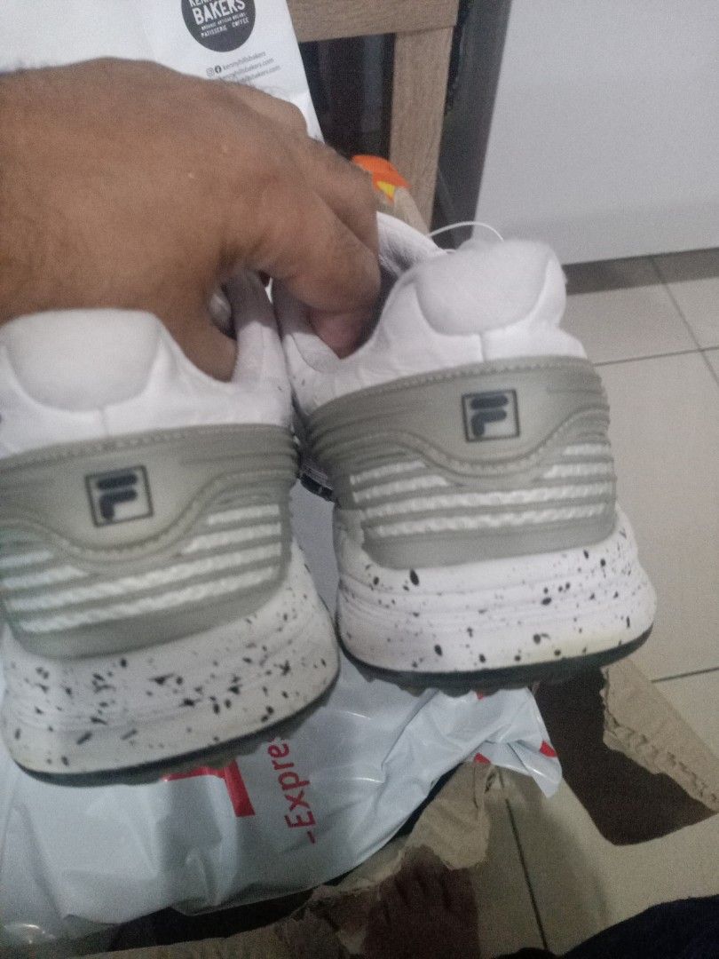 Fila fake shoes hotsell