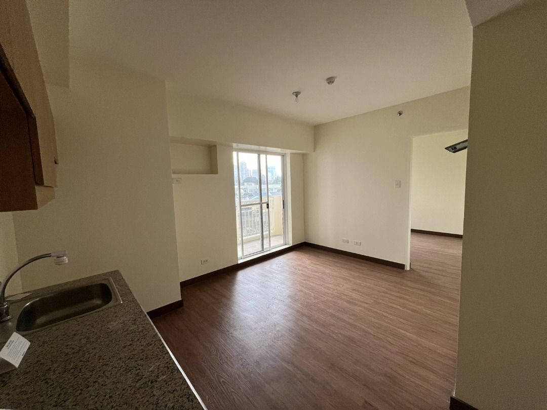 For Rent Brand New 1 Bedroom end unit in Prisma Residences in Pasig