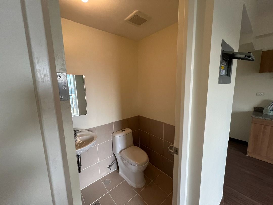 For Rent Brand New 1 Bedroom end unit in Prisma Residences in Pasig