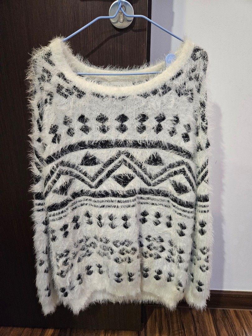 Forever 21 cream sweater