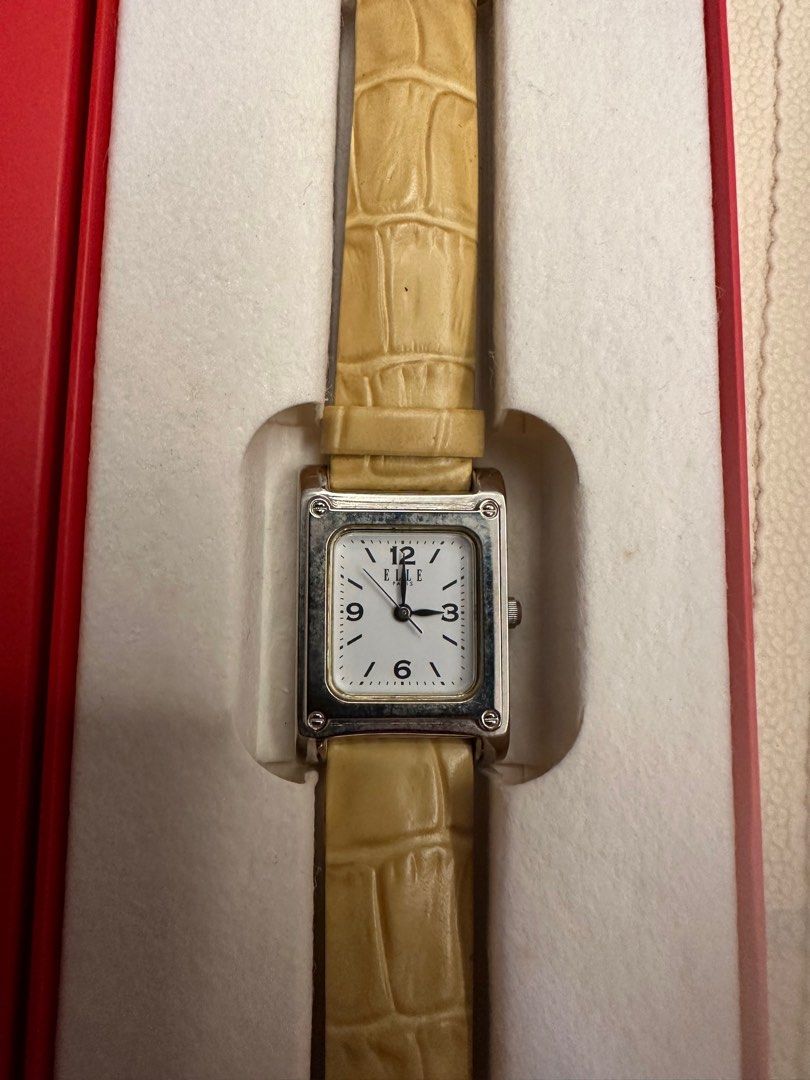 FREE TRACKABLE SHIPPING AND NEW AND UNUSED Official Elle Paris Elegant Ladies Watch