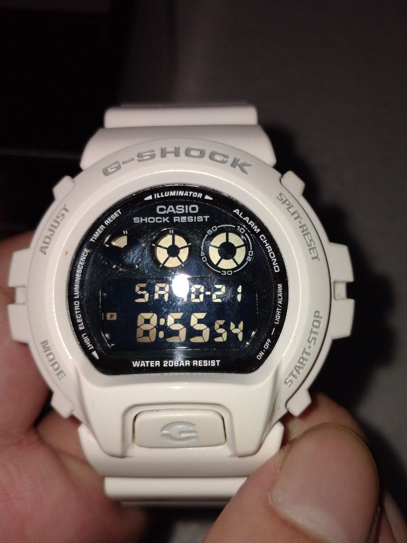 G shock dw6900 nb 7 rare white Men s Fashion Watches