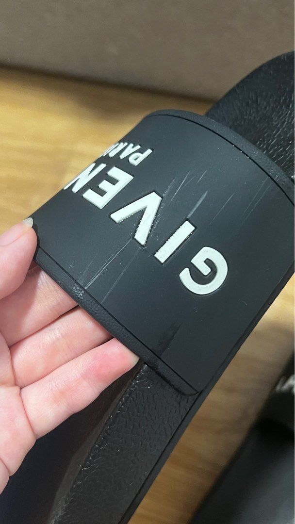 Givenchy sliders store black