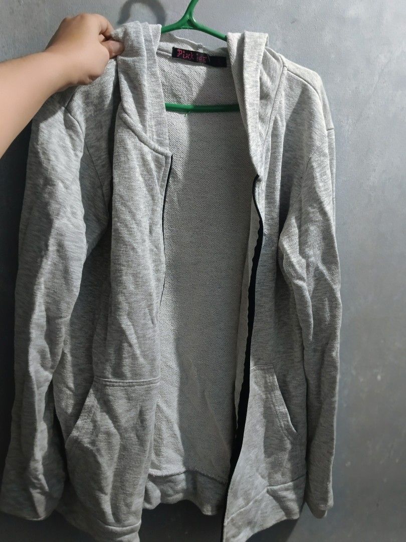 Grey Jacket (Category: Coats, Jackets and Outerwear) located in Quezon City. Submitted by psychie09 (Listing ID 1280837414, Image 1). Description: rfs: declutter.