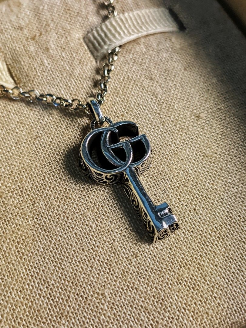 Gucci silver shop key necklace