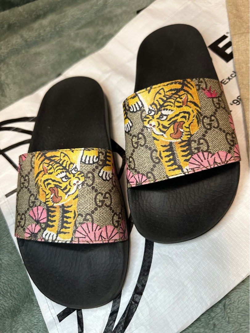 Gucci cheap tiger slippers