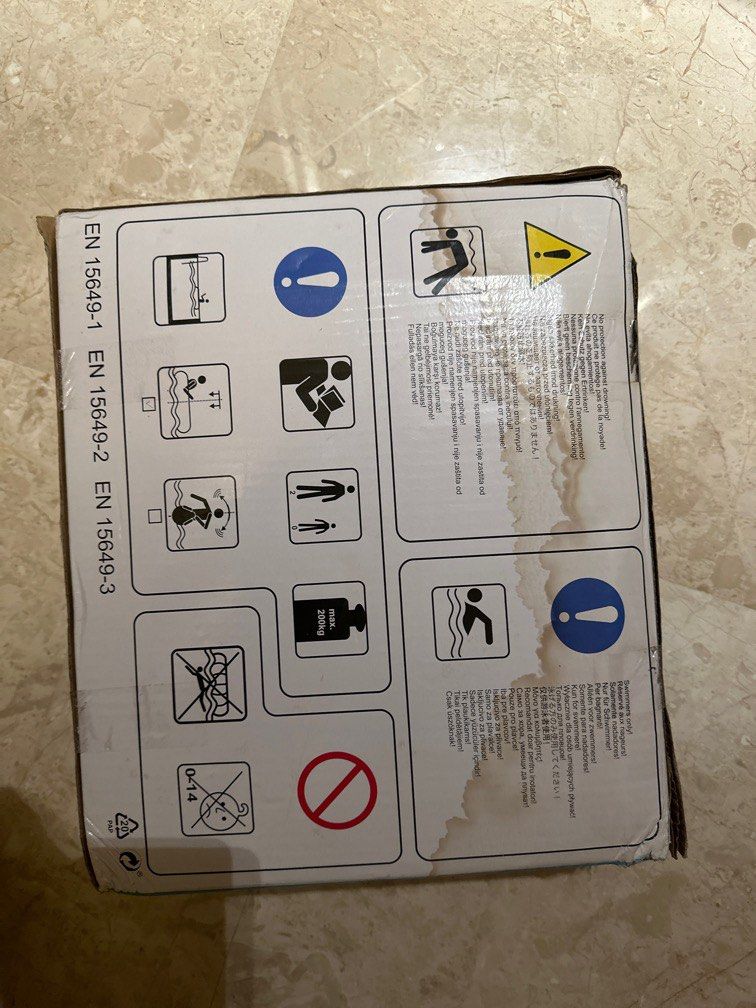 Intex big float sea shell, Sports Equipment, Other Sports Equipment and ...