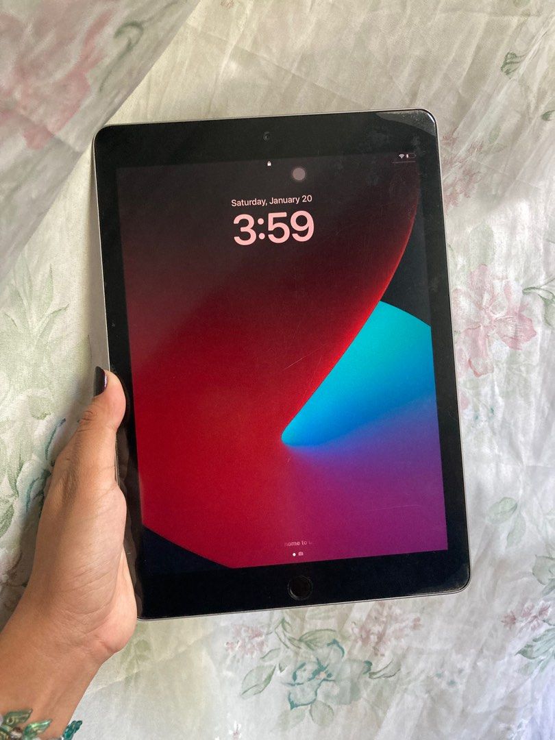 Ipad 6th gen with apple pencil 1 (Category: iPad) located in Tuguegarao City. Submitted by yaziefied (Listing ID 1280999274, Image 1). Description: .