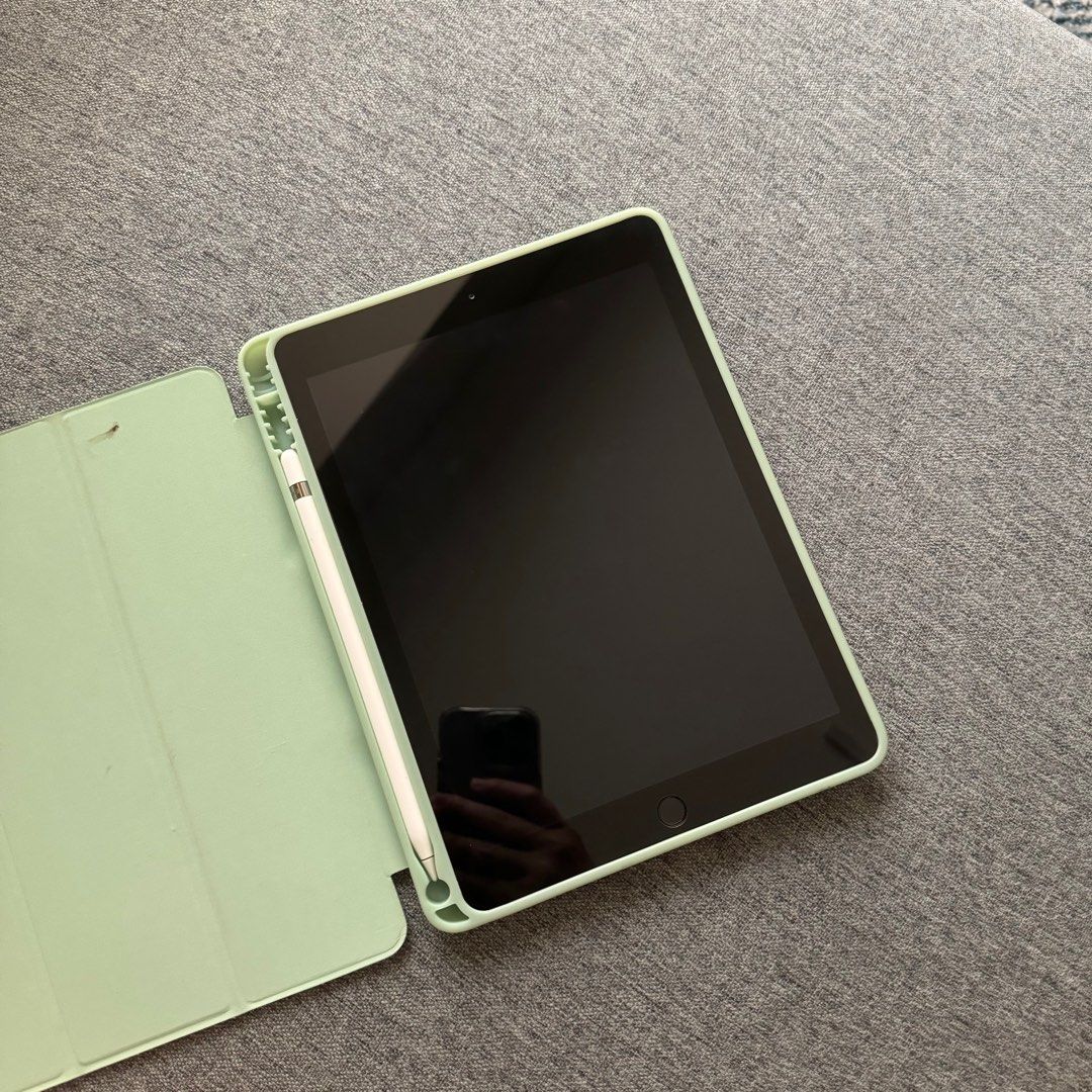 iPad 6th Gen with Pencil (Category: iPad) located in Mandaluyong City. Submitted by gofundmeow (Listing ID 1280787393, Image 1). Description: Barely used. 2019. 32GB. WiFi Only. Full specs here: https://m.gsmarena.com/apple_ipad_10_2_(2019)-9857.php No meetups please. Shipping only c/o buyer. BGC area..