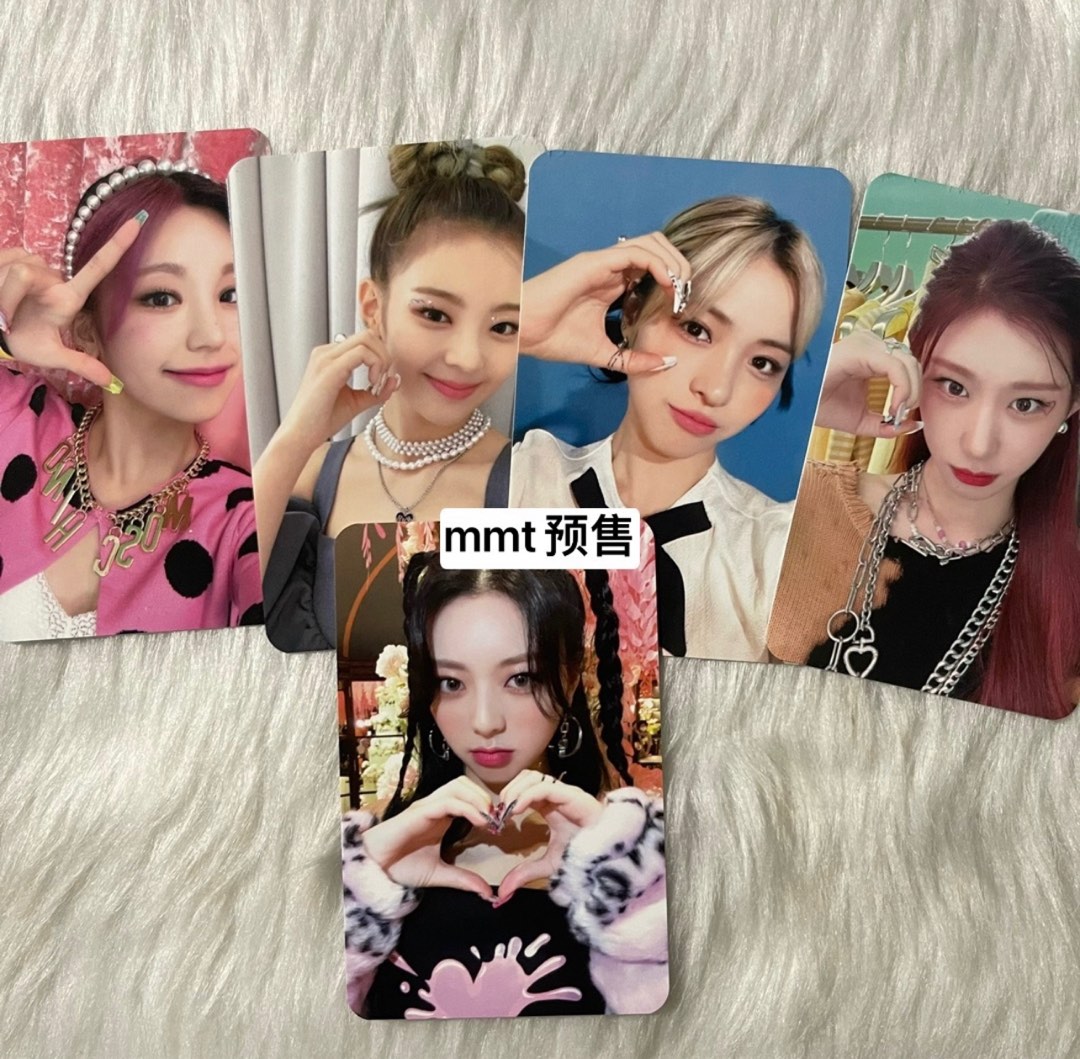 ITZY CRAZY IN LOVE MMT SHOWCASE FANSIGN POB PHOTOCARD PC