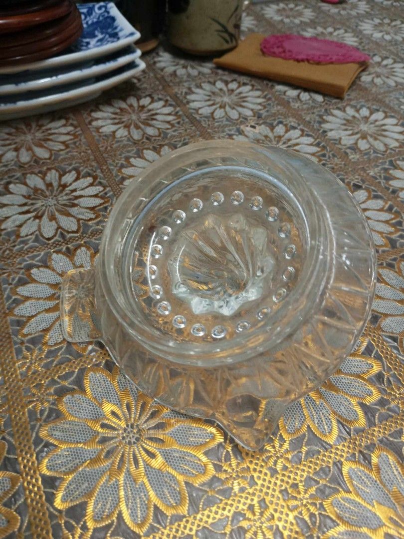(japan surplus) Vintage glass Squeezer (Category: Other Kitchenware & Tableware) located in Bulacan. Submitted by dacleslest16486 (Listing ID 1280990488, Image 2). Description: .