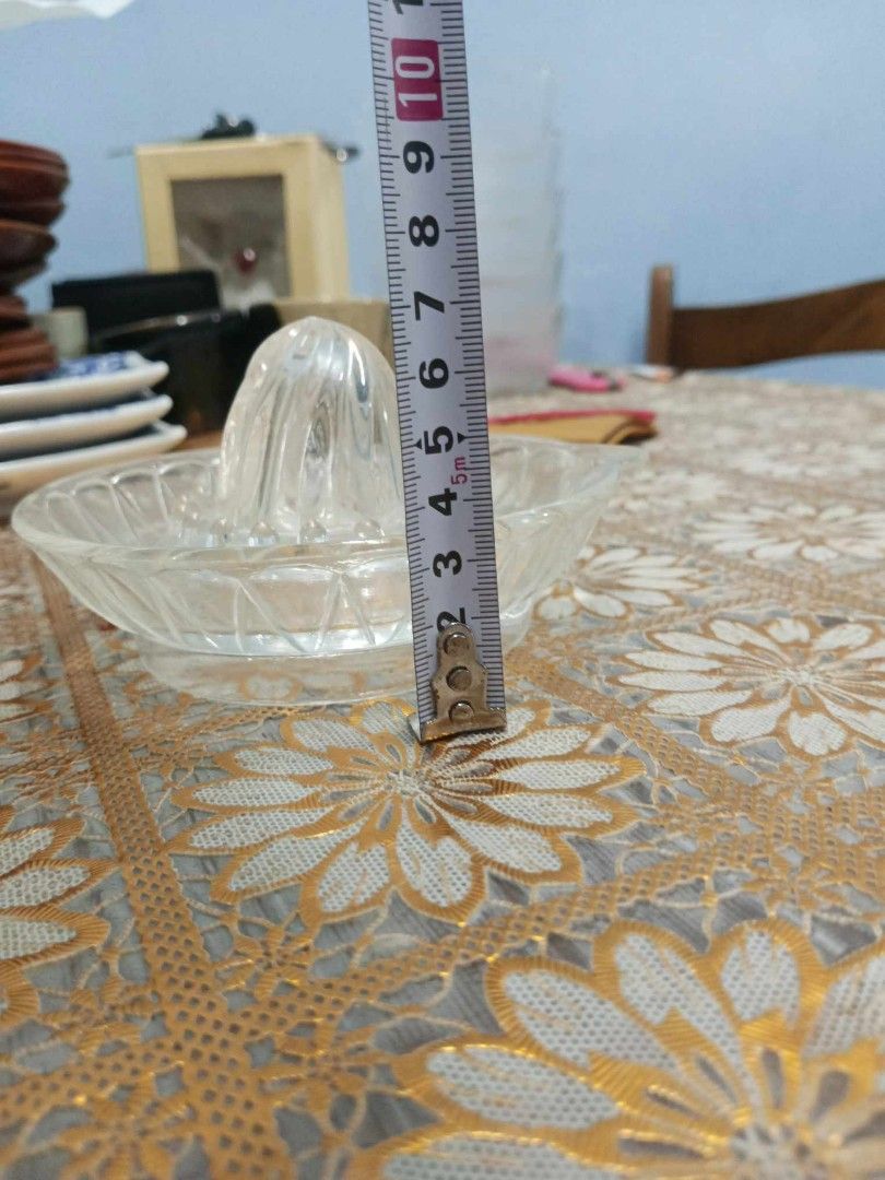 (japan surplus) Vintage glass Squeezer (Category: Other Kitchenware & Tableware) located in Bulacan. Submitted by dacleslest16486 (Listing ID 1280990488, Image 3). Description: .