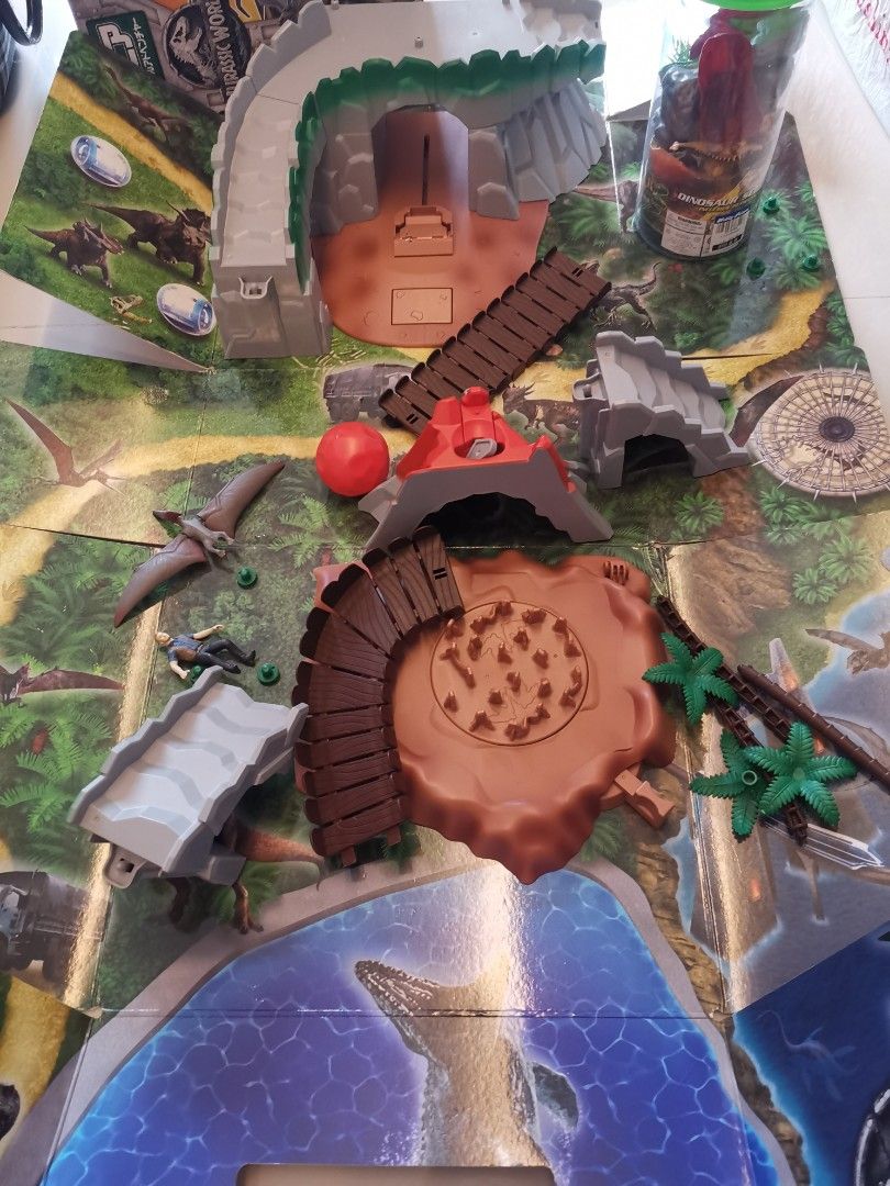 Jurassic World Magnetic Activity Set - Dinosaur Play Book With 10+ Magnets & Stickers For Kids