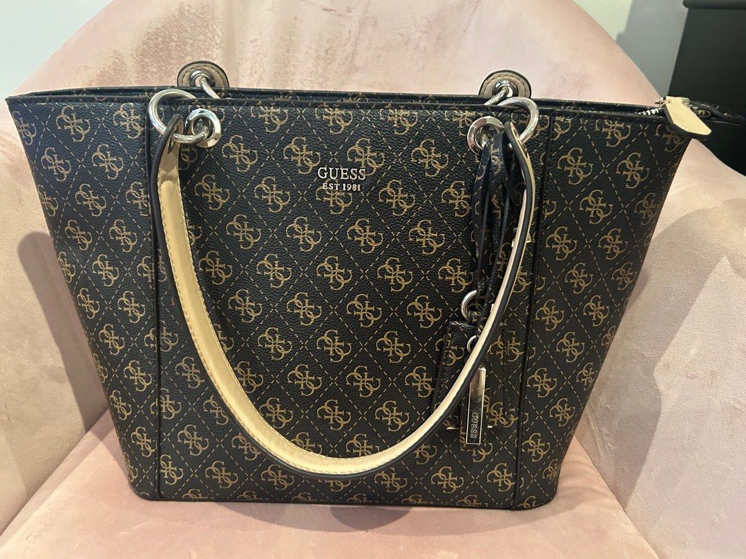 Kamryn guess tote bag Women s Fashion Bags Wallets on Carousell