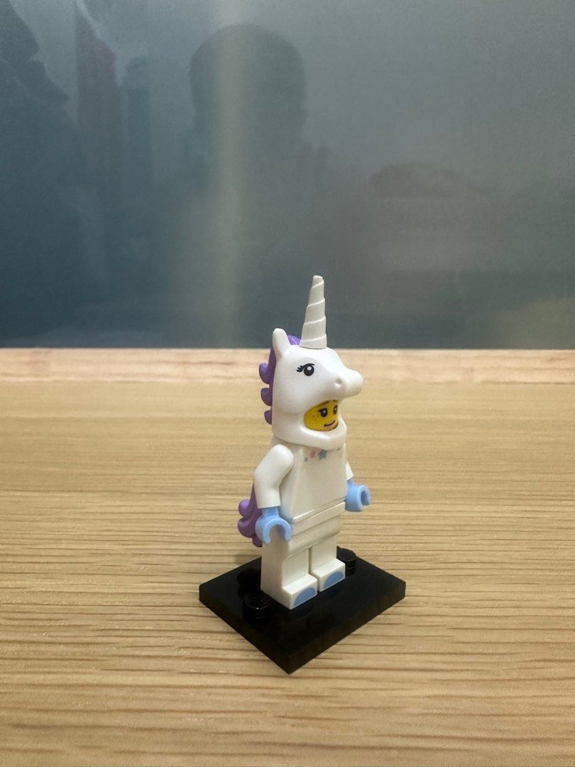 Lego minifigures unicorn store girl