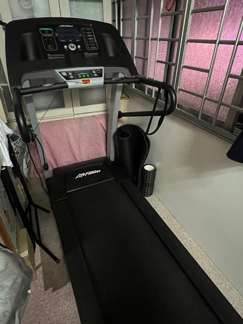 Life fitness best sale f1 review