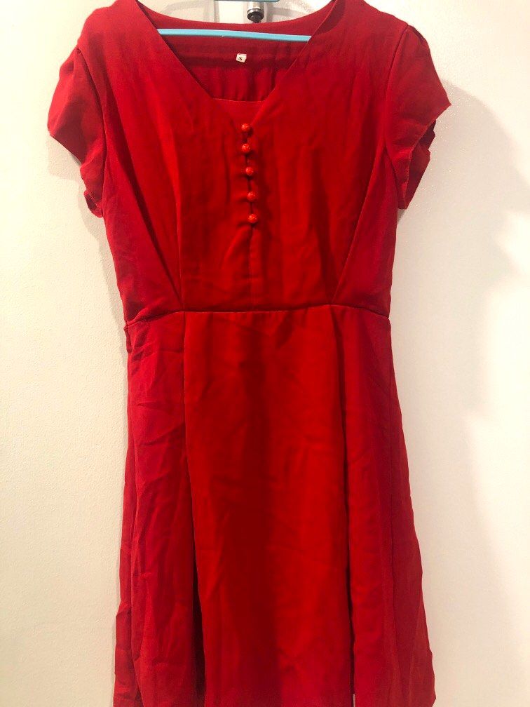 Casual red discount dress outfit