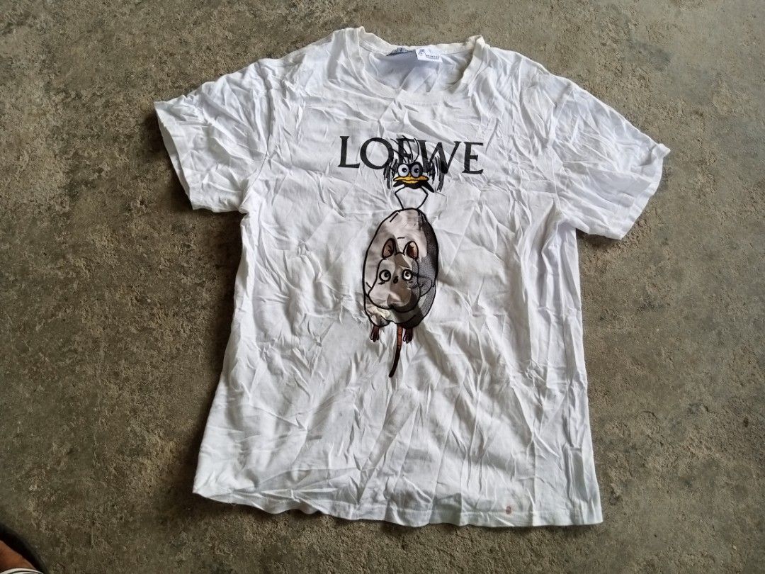 LOEWE x SPIRITED AWAY (Category: Tshirts & Polo Shirts ) located in Sipalay. Submitted by boldowl.e4f283 (Listing ID 1280833579, Image 1). Description: COLOR RATE:9.5/10 SIZE: LARGE ISSUE:1 DOT WASHABLE STAIN.