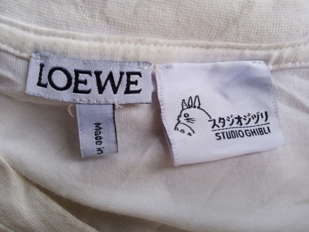 LOEWE x SPIRITED AWAY (Category: Tshirts & Polo Shirts ) located in Sipalay. Submitted by boldowl.e4f283 (Listing ID 1280833579, Image 3). Description: COLOR RATE:9.5/10 SIZE: LARGE ISSUE:1 DOT WASHABLE STAIN.